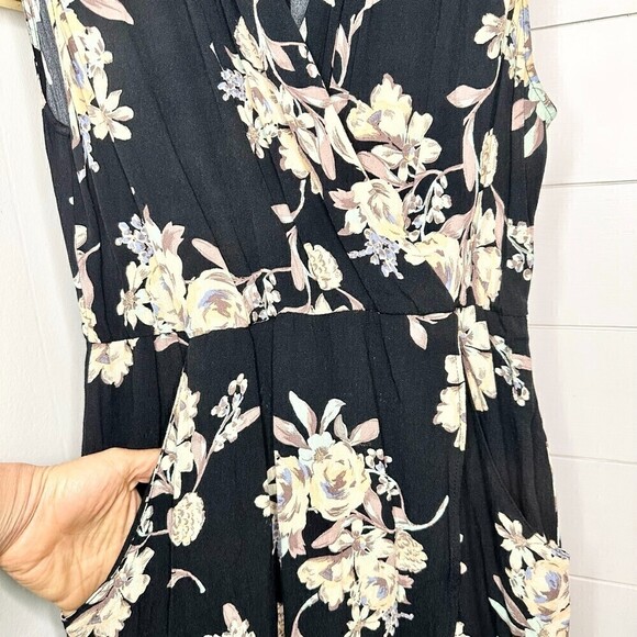 ASTR The Label Sleeveless Floral Hi Lo Faux Wrap Maxi Dress Black Size Medium - Picture 7 of 11
